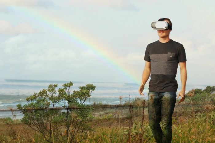 VR headset za virtualnu stvarnost