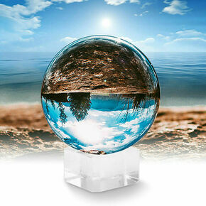 Magic Clear Crystal Ball Magic Clear Crystal Ball je staklena kugla prečnika 6 cm. Izvrnite perspektivu i napravite interesantne fotografije pomoću ovog zanimljivog dodatka.