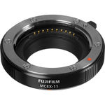 Fuji MCEX-11 Fuji MCEX-11 je makro adapter prsten koje omogućava montiranje Fuji XF i XC objektiva na Fuji X tela. Montiranje ovog adaptera između objektiva i tela donosi veću razdaljinu između elemenata objektiva i senzora fotoaparata,...